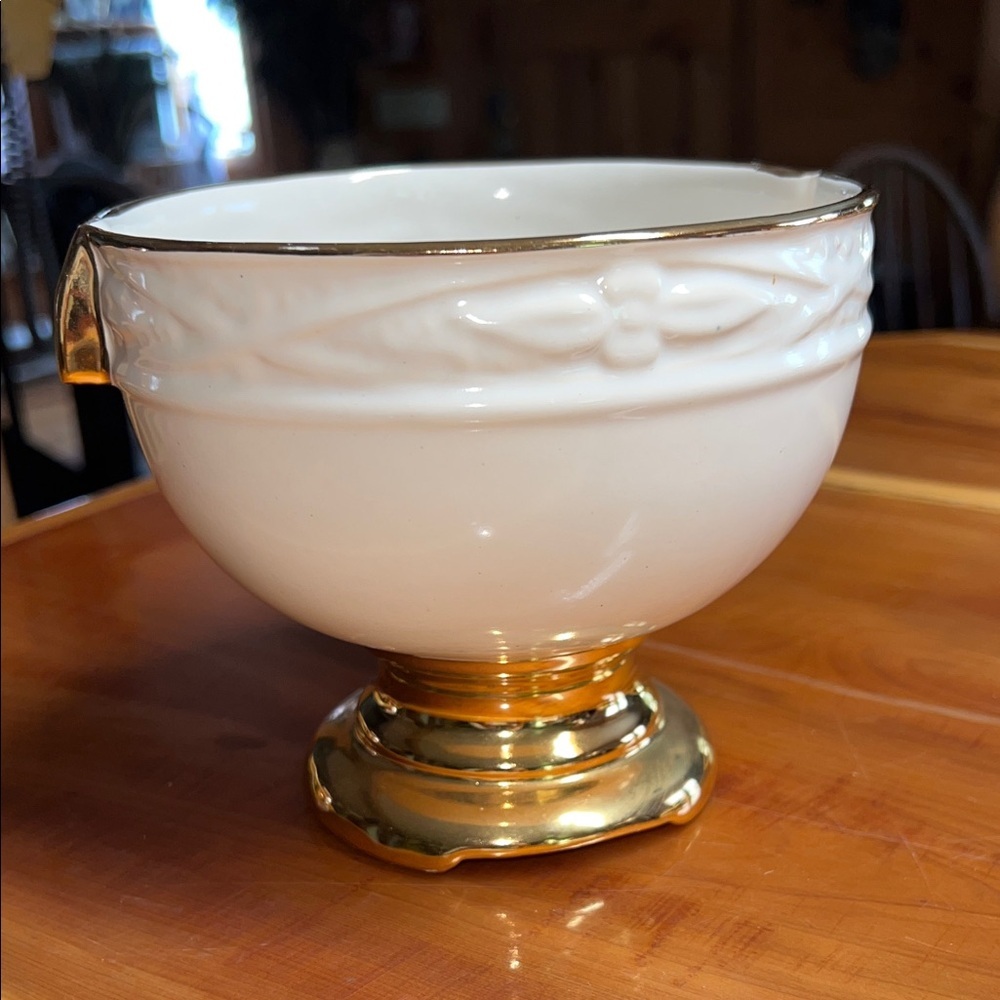 Classic Shafer Ceramic Cream 23K Gold Trim Planter Vintage Garden Pottery Swirl